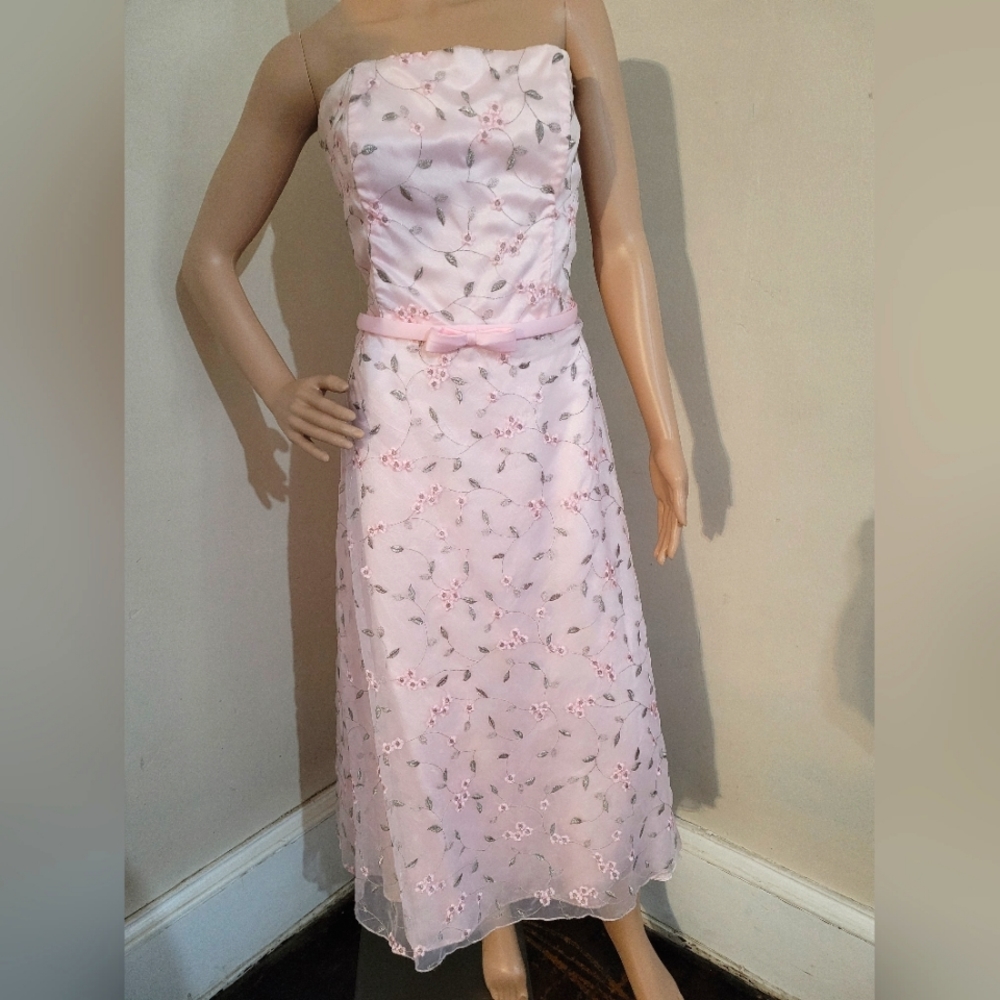 Prom Dress by Jessica McClintock for Gunne Sox knee-length evening dress.